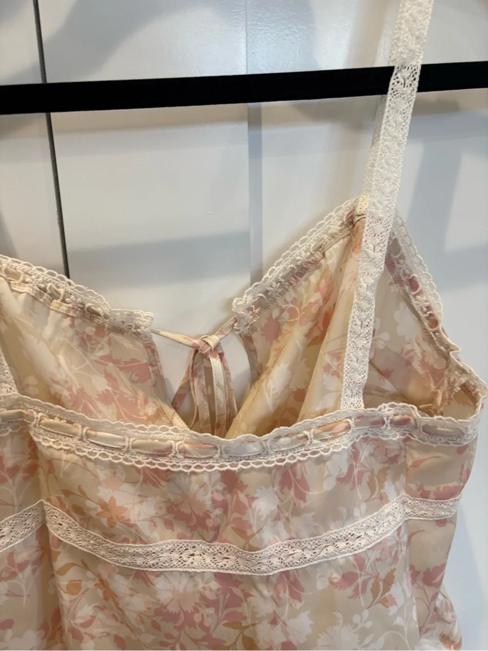 NEW Anthropologie floral Lace-Trim Camisole Tank Top - size MEDIUM
